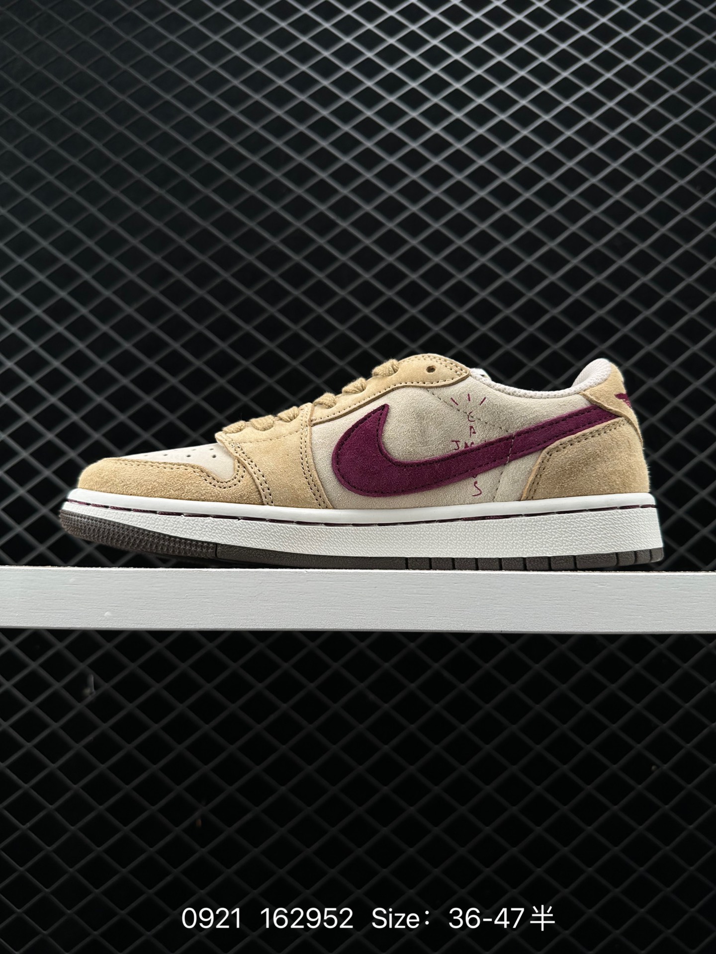 Travis Scott x Air Jordan 1 Low 